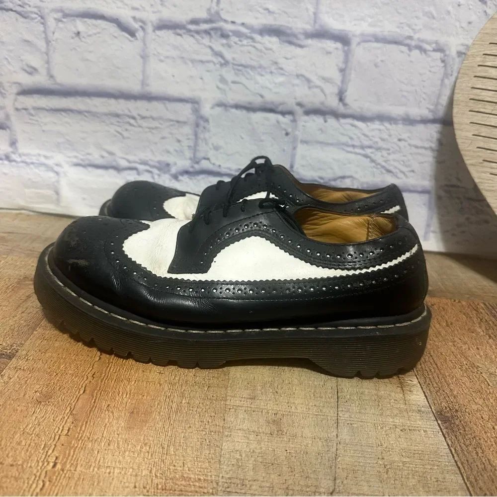 DR. MARTENS Men's Black & White "Tuxedo" Wingtip Brogue Oxford Shoes Sz 8